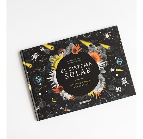 El Sistema Solar. Un Libro Que Brilla En La Oscuridad