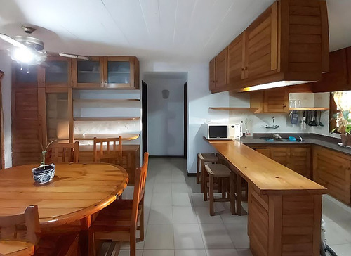 Hermosa E Importante Casa En Altos Del Pinar, Con Piscina!