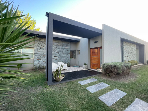 Casa En Venta En Los Nuevos Ombues