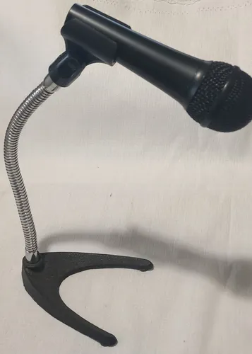Microfono Audix Vocal, Cable 5 Mts, Adaptador Y Base. Negro (Usado)