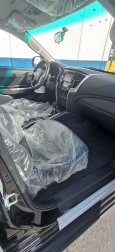 Imagen 8 de 10 de Mitsubishi L200 Sportero