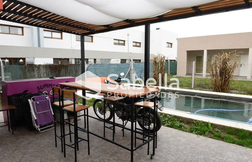 Imagen 9 de 28 de Venta De Casa 4 Dormitorios Con Pileta En Manuel B Gonnet.