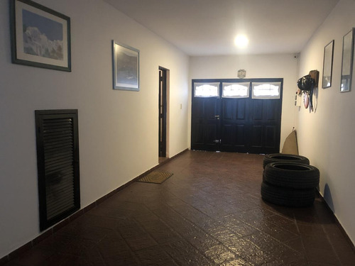 Imagen 30 de 30 de Casa Chalet Venta - 5 Ambientes - Ituzaingo Norte - Con Parque Y Piscina - Permuta