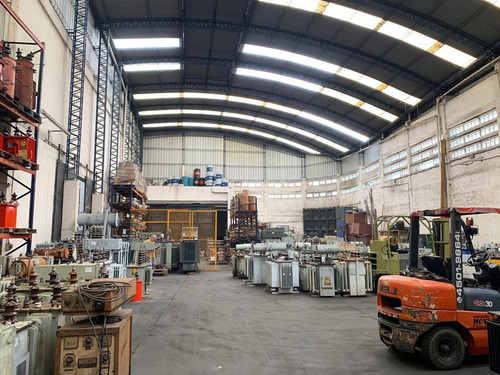 Imagen 13 de 20 de Galpon Industrial 1700 M² Cubiertos Con Puente Grúa 2.5 Tn.- Tablada