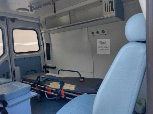 Imagem 6 de 8 de Ambulância Renault Greencar Simples Remoção 2018/19