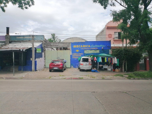 Imagen 1 de 4 de Venta De Local Industrial En Cerrito