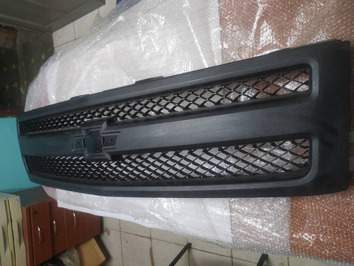 Parrilla Negra Sin Emblema Chevrolet Silverado 1500 07-15