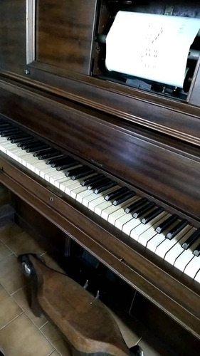 Imagen 7 de 7 de Pianola Funcional, En Perfecto Estado Con 64 Rollos, Única