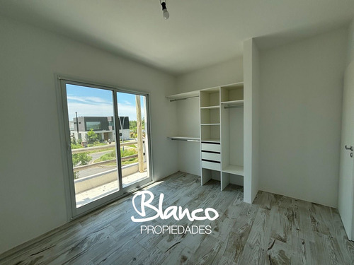 Casa En Venta En Puertos Del Lago, Barrio Araucarias, Escobar, G.b.a. Zona Norte