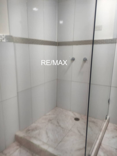Venta Hermoso Th En Urbanizacion Asocibal Norte, Carenero, Higuerote