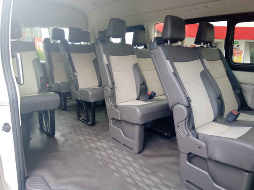 Imagen 11 de 13 de Toyota Hiace 2021 4p L6/3.5 Man 12/pas
