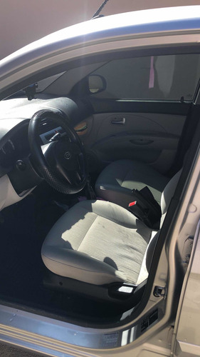 Imagem 1 de 6 de Kia Picanto 2011 1.0 Ex 5p