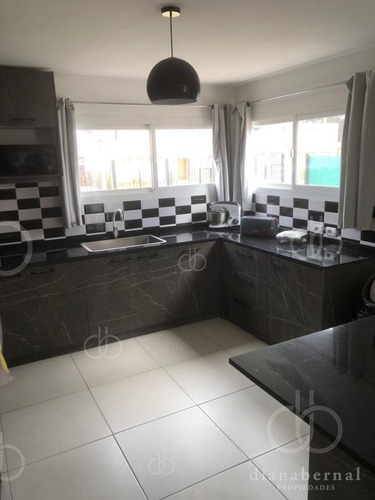 Imagen 5 de 20 de Punta Del Este, Pinares, Chalet Tradicional De 4 Dormitorios.