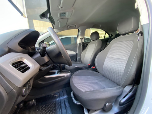 Imagem 11 de 12 de Chevrolet Gm Onix Lt 1.4 Branco 2018