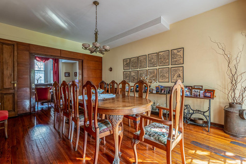 Increíble Residencia - 9 Ambientes - Gran Jardín Con Parrilla - Cochera - Belgrano R