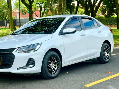 Chevrolet Onix 1.0T Premier Sedan At