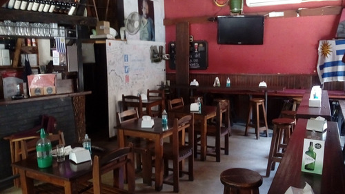 Casa 3 Dormitorios En Cordon, Con Local Comercial Contiguo.