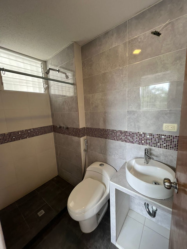 Imagen 8 de 12 de Apartamento En Alquiler En Vista Real