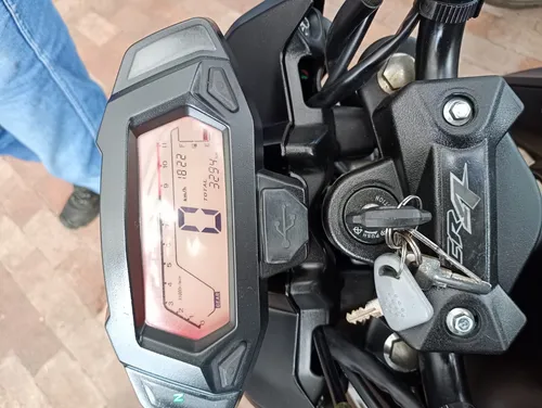 Akt Cr3 200 Eiii 2024 Casi Nueva Con Apenas 3.300km Maletero