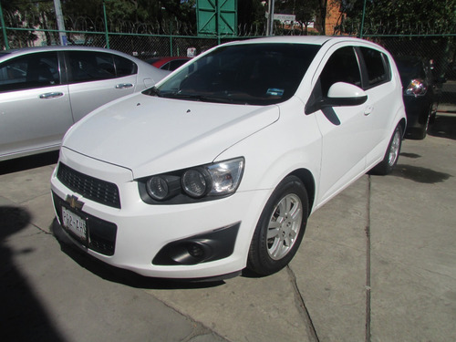Imagen 1 de 9 de Chevrolet Sonic Lt Mt 2016 Blanco