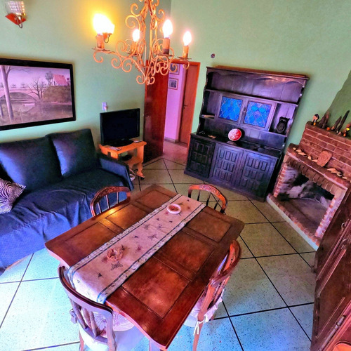 Imagen 8 de 19 de Chalet En Planta Alta, Barrio Tradicional De La Ciudad