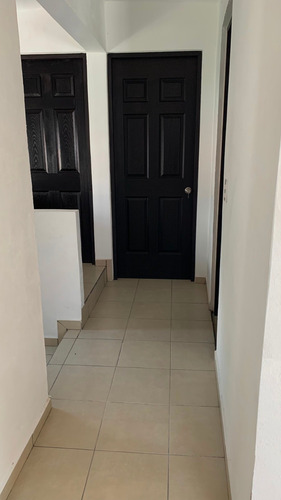 Imagen 10 de 14 de Casa De 4 Recámaras, 3 Baños Y Alberca Compartida.