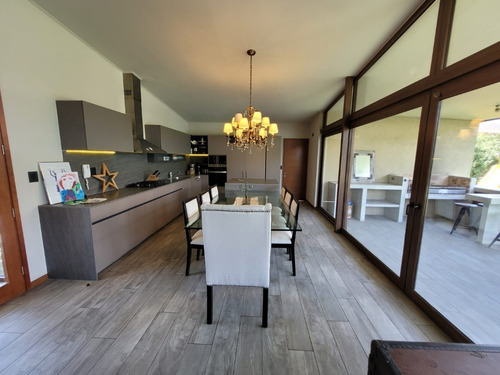 Imagen 6 de 22 de Excelente Casa A Pasos Colegio San Anselmo