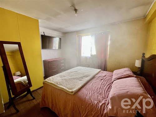 Casa En Venta De 2d, 1b Y Estacionamientos En Puente Alto