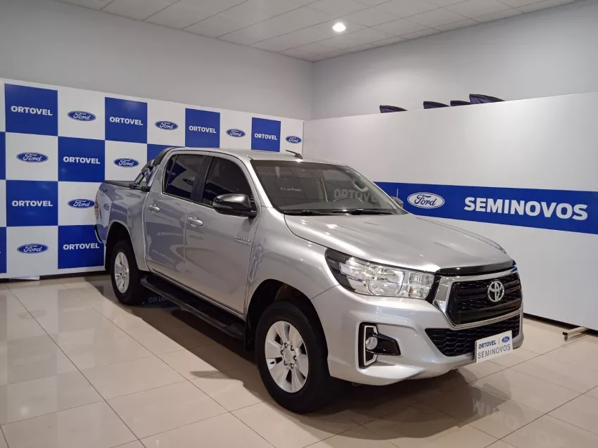 Toyota Hilux 2.8 SR 4X4 CD 16V DIESEL 4P AUTOMATICO