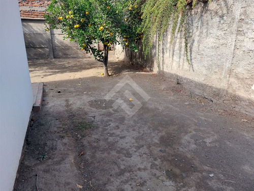 Casa En Venta De 3 Dorm. En Macul
