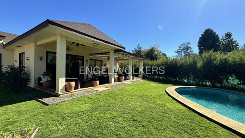 Venta Espectacular Casa En Mitrinhue