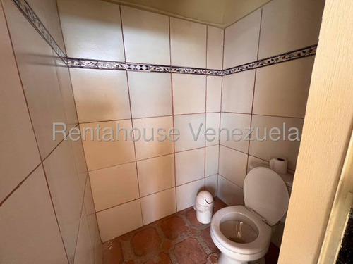 En Venta Terreno Con Locales En Santa Rosa, Maracay (jbra)