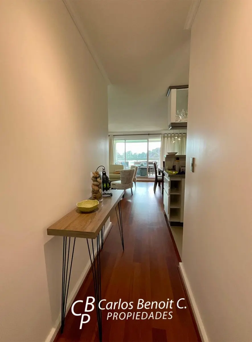 Imagen 2 de 14 de Se Vende Luminoso Departamento Amoblado Barrio El Golf