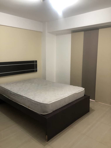 Imagen 9 de 14 de Alquiler Fijo Moderno Apartamento. 2h. Terraza. Playa El Angel.