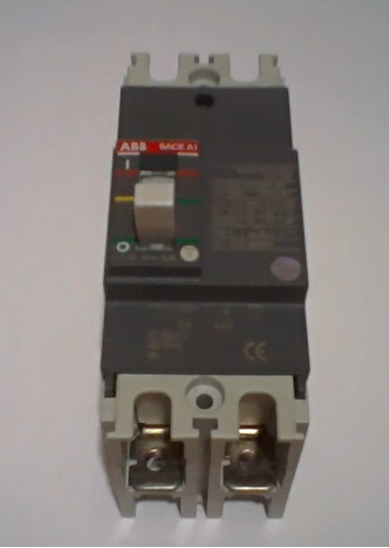 Breaker 2 Polos 30 Amp 550 Vac / 250 Vdc Marca Abb