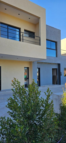 Casa En Venta En Spring Park, Pilar, G.b.a. Zona Norte