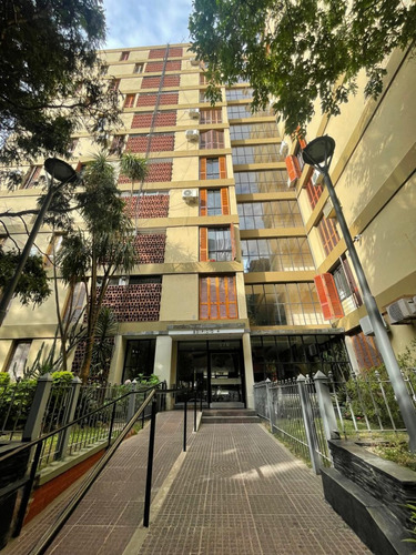 Departamento 3 Ambientes En Venta Catalinas Sur, Muy Luminoso