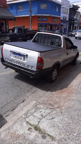 Chevrolet Corsa Pick-up 1.6 St 2p 2001