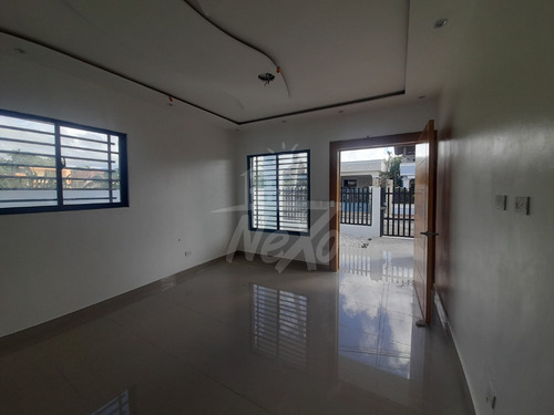 Interesante Casa Moderna Y Amplia En Venta Residencial Cerrado, Santiago Hfc-219
