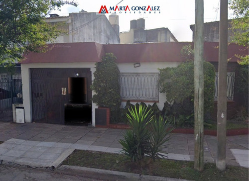 Tipo Casa En Pleno Barrio Guemes