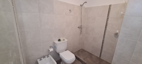 Imagen 19 de 23 de Carlos Paz Alquiler Temporario Departamento A Estrenar De 3 Dormitorios Hasta 6 Pax Con Cochera - Excelente Ubicación - Quincho/parrilas/pileta - Hermosas Vistas A Las Sierras