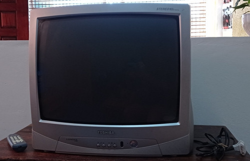 Imagem 1 de 8 de Tv Toshiba Lumina Line Stereo - 20 Funcionando-só Retirada