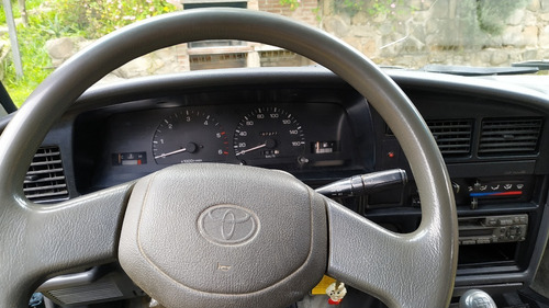 Toyota Hilux 4x4 Sr5