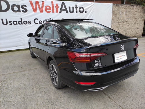 Imagen 2 de 13 de Volkswagen Jetta Highline 1.4l 150hp Tip 2019