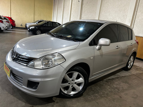 Nissan Tiida 1.8 Sl Flex 5p