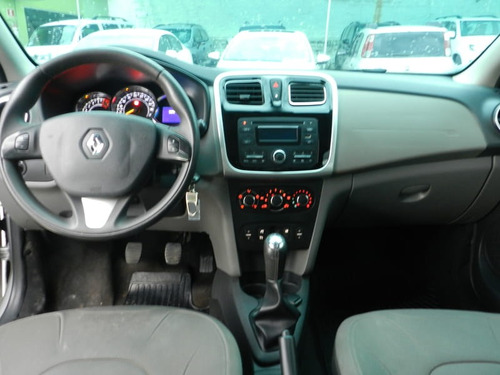 Renault - Logan Dynamique 1.6 8v Flex Mec. 2015