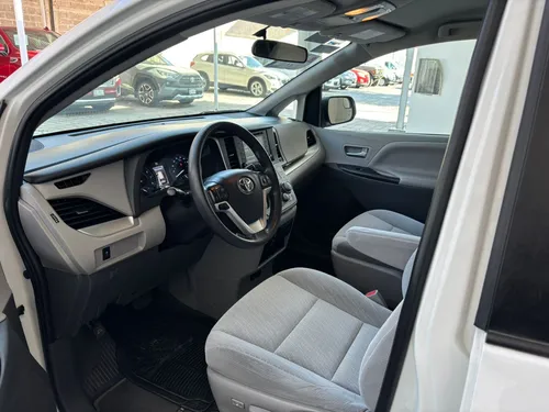 Toyota Sienna 3.5 Le At