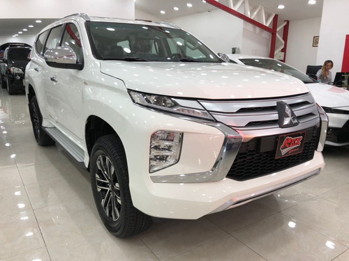Imagen 4 de 13 de Mitsubishi Montero Sport