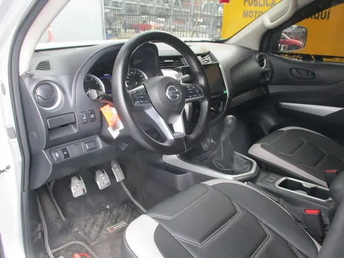 Nissan Frontier Doblecabina 4x2 2500cc Mt Aa