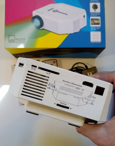 Proyector Unic Uc30 Compacto Portátil 100 Pulgadas Blanco (Usado)